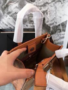 海外大人気最新作即発MCMバッグブランド 品 コピー