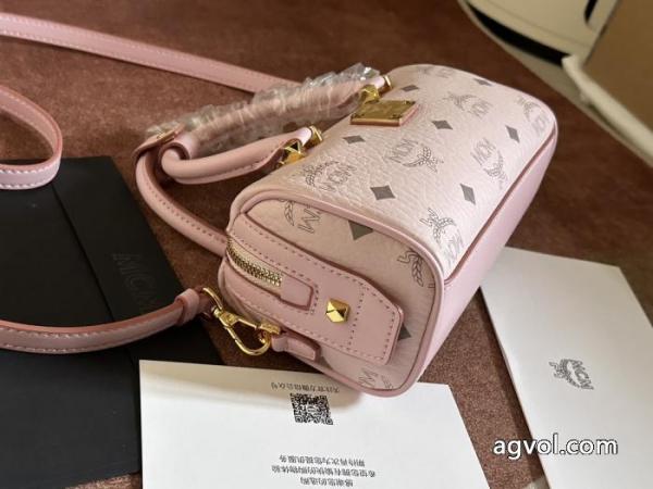 バッグブランド フェイクエムシーエム コピー海外大人気 注目のポイント おすすめ大人かわいい着こなし. 4